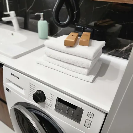 Luksusowy Bliska Wola Saba Apartman *