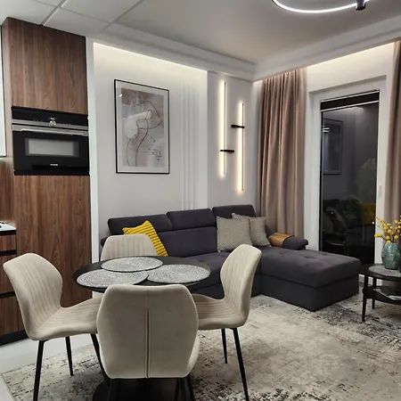 Luksusowy Bliska Wola Saba Warsaw