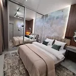 Luksusowy Bliska Wola Saba Apartment