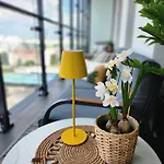 Luksusowy Bliska Wola Saba Warsaw