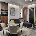Luksusowy Bliska Wola Saba Warsaw
