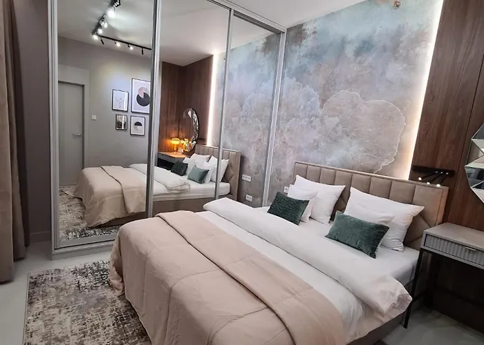 Luksusowy Bliska Wola Saba Apartment