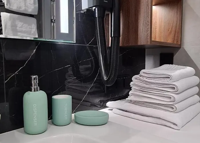 Luksusowy Bliska Wola Saba Apartment *