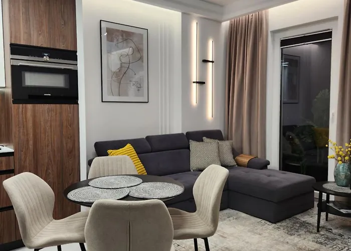 Luksusowy Bliska Wola Saba Warsaw